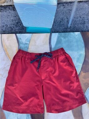 chubbies Red Elastic Drawstring Hybrid Shorts